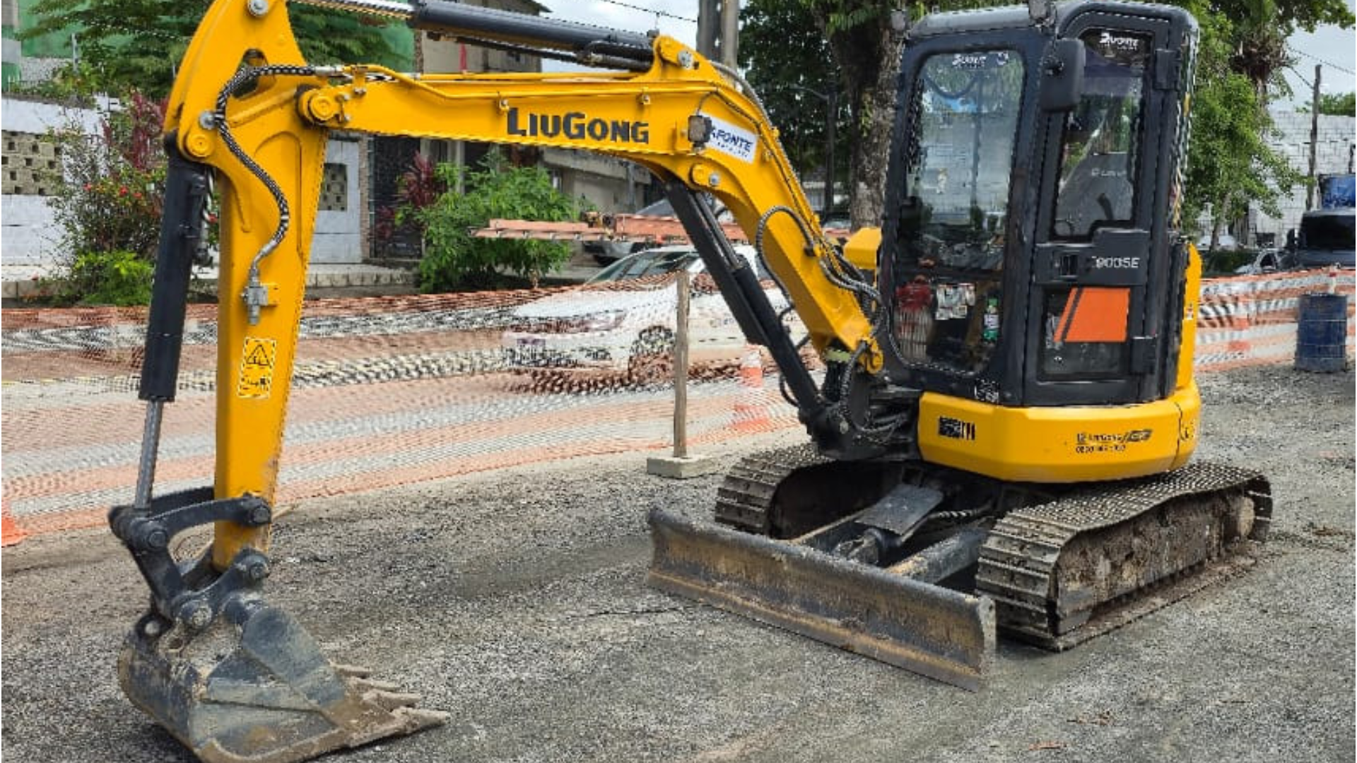 mini escavadeira hidraulica